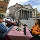 Roma zona gialla, al Pantheon si torna a consumare nei bar e ristoranti