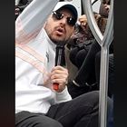 Rolls Royce cantata nella metropolitana di Roma, Metroman diverte i passeggeri con il testo di Achille Lauro