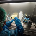 Coronavirus, dati promettenti da un anticoagulante: sui farmaci la Cina accelera, Italia in scia