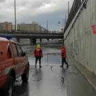 Palermo, bomba d'acqua choc: due morti nell'auto sommersa in uno sottopasso