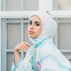 Il fenomeno rapper Mona Haydar, difende le donne indossando il velo sul palco