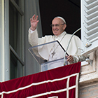 Le parole sibilline di Papa Francesco: «Nella vita chi non scivola? Tutti! Ma ci alziamo»