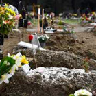 L'orrore di Rosangela, sepolta viva a 37 anni: per undici giorni ha urlato e dato colpi alla bara