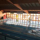 Malore mentre nuota in piscina: muore ragazzo disabile a Fermo