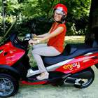 A Milano arrivano i nuovi scooter a noleggio Piaggio Eni...