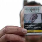 «Mi hanno usato per la foto sui pacchetti a mia insaputa»: uomo fa causa a Bruxelles