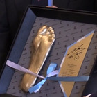 Maradona, a Scampia il monumento al suo piede sinistro