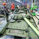 Putin, le armi russe fanno cilecca: ora l'Asia non le compra più. A picco le vendite di caccia e carri armati