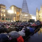La manifestazione delle Sardine a Milano in piazza Duomo