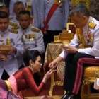 Il re della Thailandia sposa l'amante davanti alla moglie e diventa poligamo