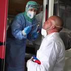Coronavirus, atterrato a Torino volo con 38 medici e infermieri da Cuba