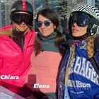 Ilary Blasi e Chiara Ferragni insieme a St.Moritz. Ma ai fan non sfugge un dettaglio: perché l'hanno fatto?