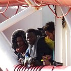 Migranti, sbarco a Messina: a bordo della nave 158 persone