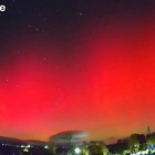 Aurora boreale, le immagini spettacolari riprese in Slovacchia: cielo rosso anche in Piemonte
