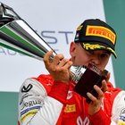 Mick Schumacher vince il Gp d'Ungheria: prima vittoria in Formula 2 15 anni dopo il papà