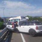 Incidente tra due auto sull'Appia: morta donna di 50 anni, due feriti