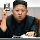 Corea del Nord, non solo le giacche di pelle: tutto ciò che è vietato indossare nel paese di Kim