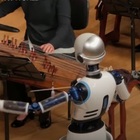 Un robot umanoide sostituisce il direttore d'orchestra umano durante il concerto: il risultato è deludente