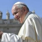 Papa Francesco ai suoi dipendenti: «Nessuno verrà licenziato nonostante le difficoltà»