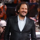 Leonardo de Amicis, chi è il direttore musicale di Sanremo 2022 ospite a "Oggi è un altro giorno": età, carriera, compagna, figli