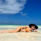 Miriam Leone, bikini sideboob: foto in versione sirena nella location mozzafiato