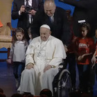 Papa Francesco accosta contraccettivi a armamenti