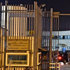 Pestaggi in carcere a Solliciano: arrestati tre agenti con l'accusa di tortura