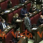 "Mastella! Mastellla!", il coro dell'opposizione durante l'intervento di Conte in Aula alla Camera