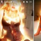 Madonna avvolta dalle fiamme: le nuove foto social allarmano (ancora una volta) i fan