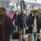 Coronavirus, fuga dalla zona rossa: quarantena per chi torna al Sud, verifiche su treno da Milano per Napoli