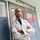 Covid, l'infettivologo Bassetti: «Troppo allarmismo, il virus non contagia solo di notte»