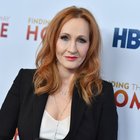 Harry Potter, tweet di J.K. Rowling diventa un boomerang: scivolone sui trans