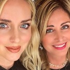 Chiara Ferragni, su Instagram il selfie con la mamma che scatena i fan: «Non è possibile...»