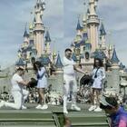 Disneyland Paris, proposta di matrimonio da incubo: la magia rovinata dal dipendente