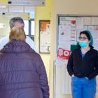 Coronavirus, appello delle dottoresse in quarantena: «Mancano medici, malati lasciati soli»