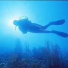 Abusi sessuali su ragazza di 14 anni durante un'immersione a Cagliari: arrestato istruttore subacqueo