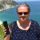 Ancona, tutorial del sindaco per prenotare il posto nella spiaggia libera per il weekend con l'app. «Facile, lo so fare anch'io»