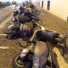 Roma, ha un malore al volante si schianta e abbatte decine di scooter