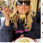 Chiara Ferragni ci ricasca, la foto col piatto di pasta ha una stranezza notata dai fan