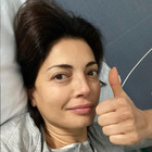 Alessia Mancini in ospedale, il selfie dopo l'intervento: «Prendetevi cura di voi sempre»