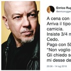 Enrico Ruggeri e il venditore di rose: «Gli ho dato un euro, ma non voleva spiccioli». E su Twitter è polemica Enrico Ruggeri e il venditore di rose: «Gli ho dato un euro, ma non voleva spiccioli». E su Twitter è polemica