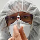 Vaccino, Astrazeneca "disposta a cedere licenze di produzione"