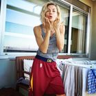 Martina Colombari, la foto 'casalinga' su Instagram preoccupa i fan: «Tutto ok?»