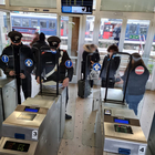 immagine No pass a Napoli, controlli in metro: carabinieri ai tornelli, poche multe