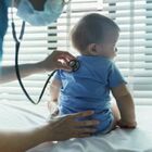 Virus sinciziale, isolato a Roma il primo caso su un neonato di 3 mesi: cos'è, sintomi, come si cura