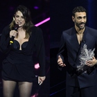 Sanremo 2024, pagelle look prima serata: Mengoni très chic (8), Paola e Chiara perché (6), Amadeus in bianco (8)