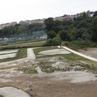 Tiberis, la spiaggia di Roma sul Tevere oggi è solo topi e degrado