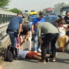 Gra Roma, nuovo blocco degli ambientalisti: insulti dagli automobilisti inferociti: interviene la polizia