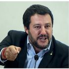 Migranti, allarme di Salvini: «Tubercolosi torna a diffondersi». Caso Diciotti, scontro Conte-Malta