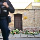 Halle, il killer neonazista aveva 4 kg di esplosivo: Germania sotto shock